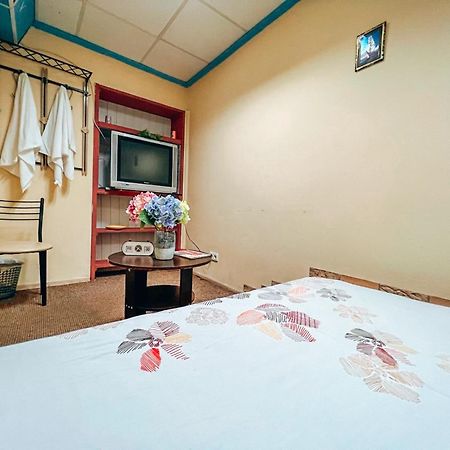 Guest House On Saksahanskoho Street Kiev Bagian luar foto