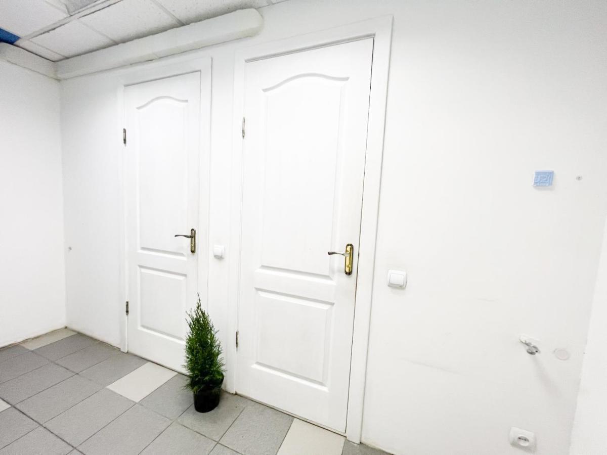 Guest House On Saksahanskoho Street Kiev Bagian luar foto