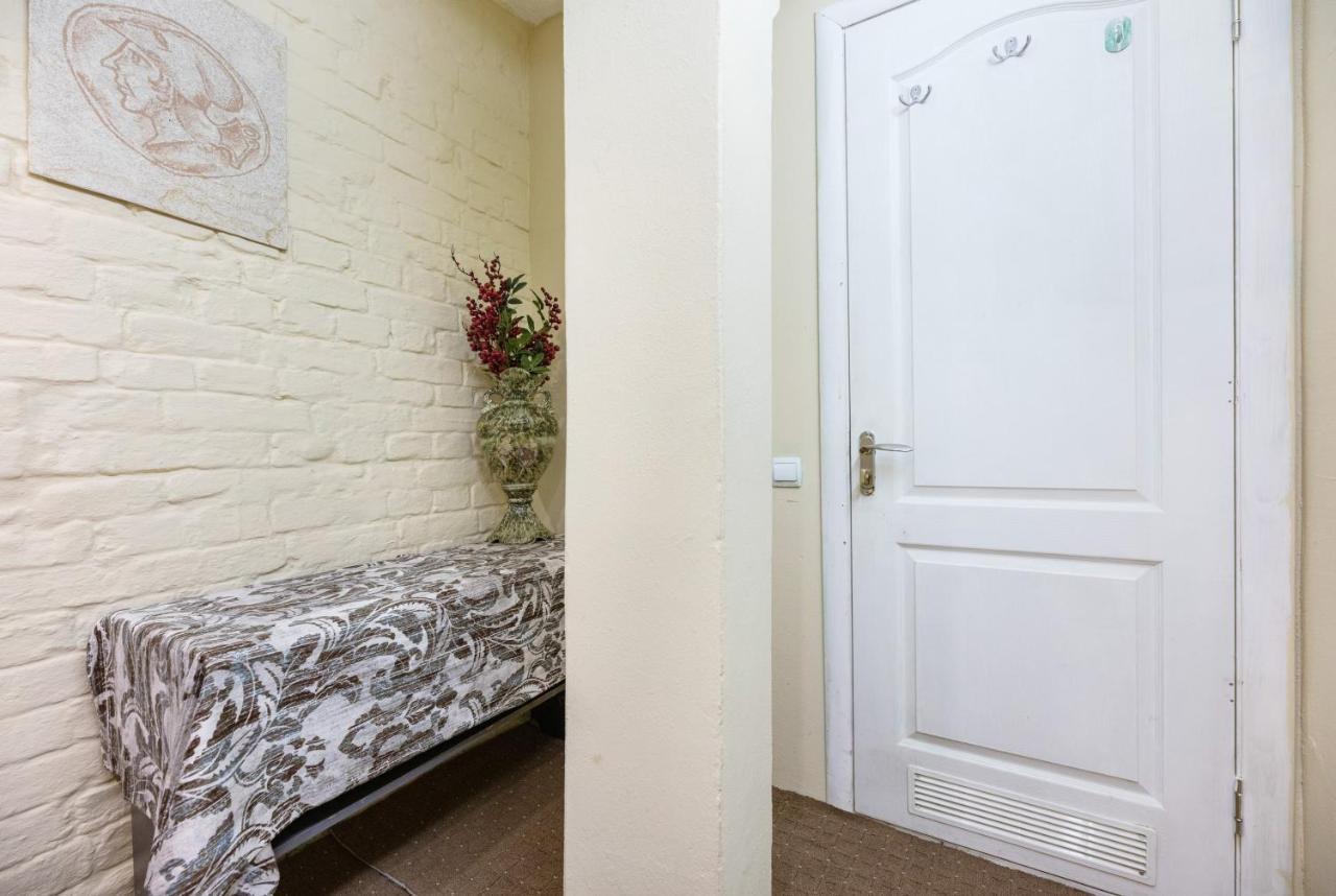 Guest House On Saksahanskoho Street Kiev Bagian luar foto